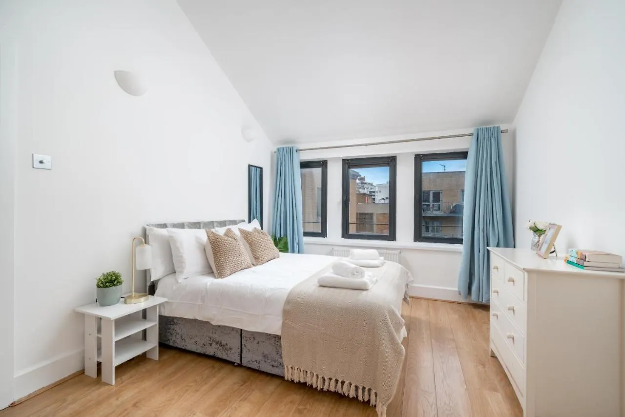 Modern 1 Bedroom City Penthouse Apartment London 0*,  United Kingdom