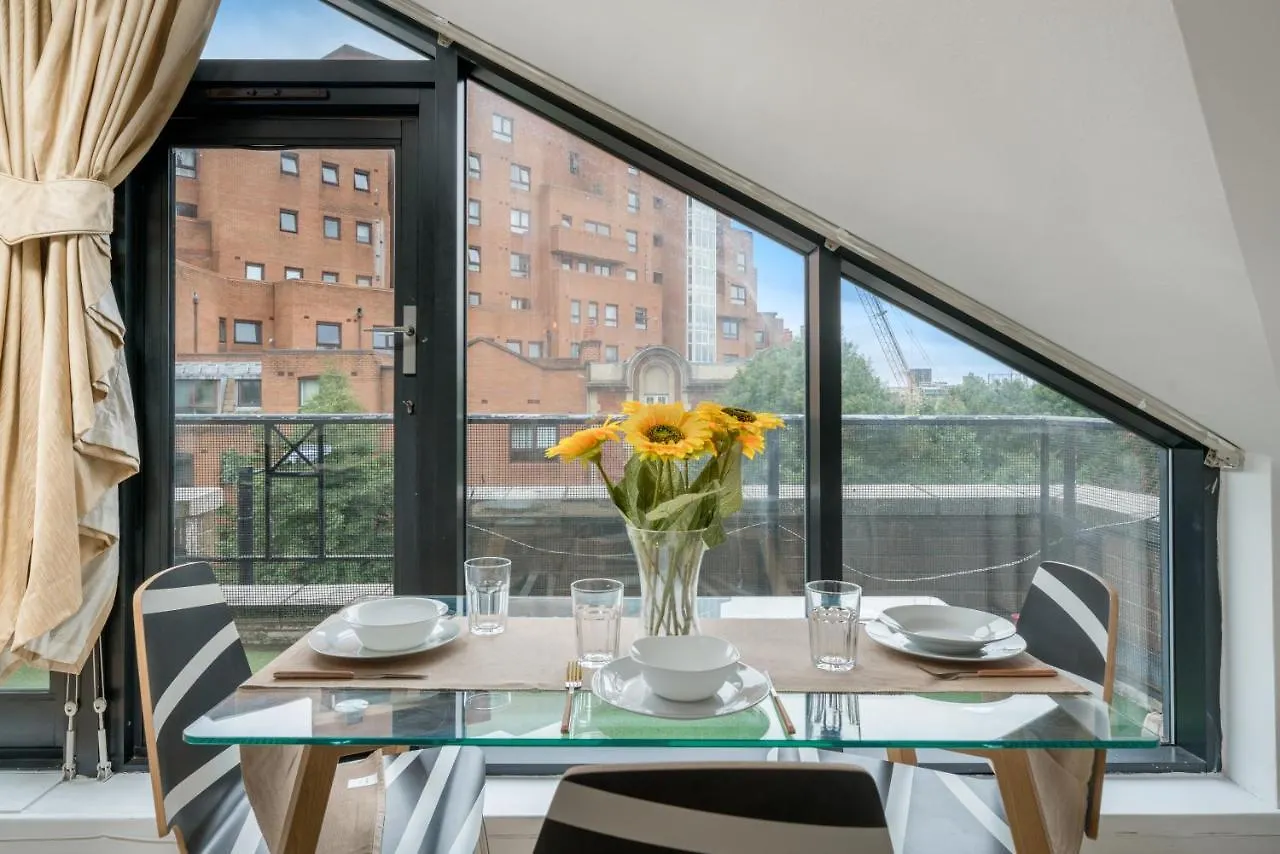 Modern 1 Bedroom City Penthouse Apartment London