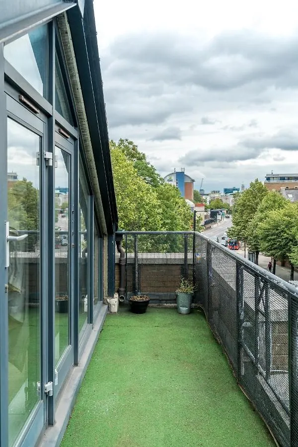 Modern 1 Bedroom City Penthouse Apartment London