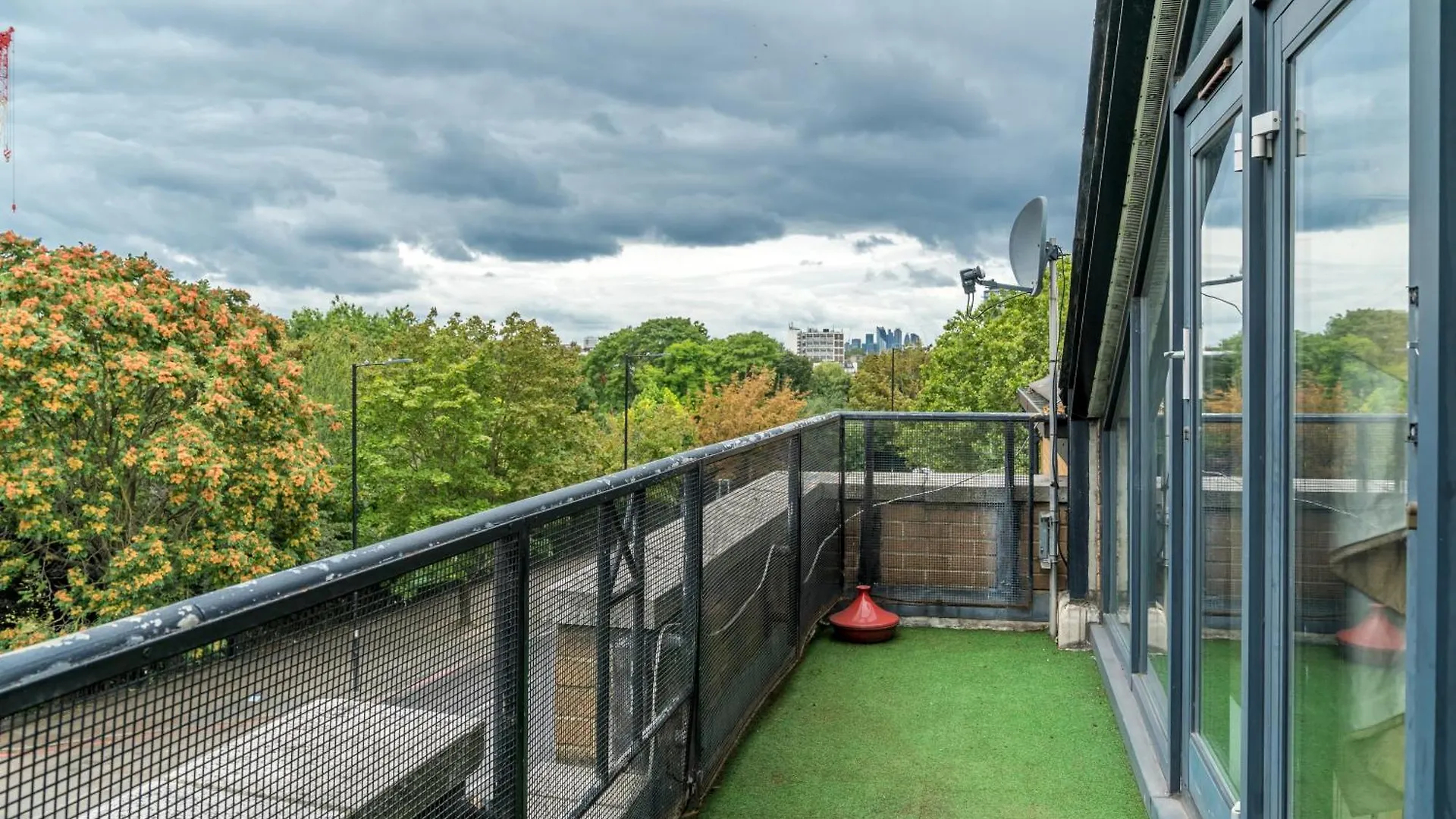 Modern 1 Bedroom City Penthouse Apartment London
